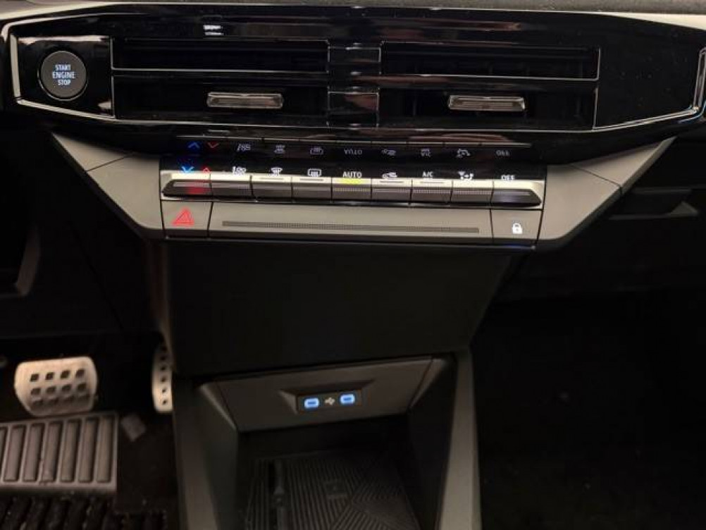 Acheter Renault Clio 6 Clio E-Tech full hybrid 160 ch esprit Alpine 5p neuf dans les concessions du Groupe Faurie