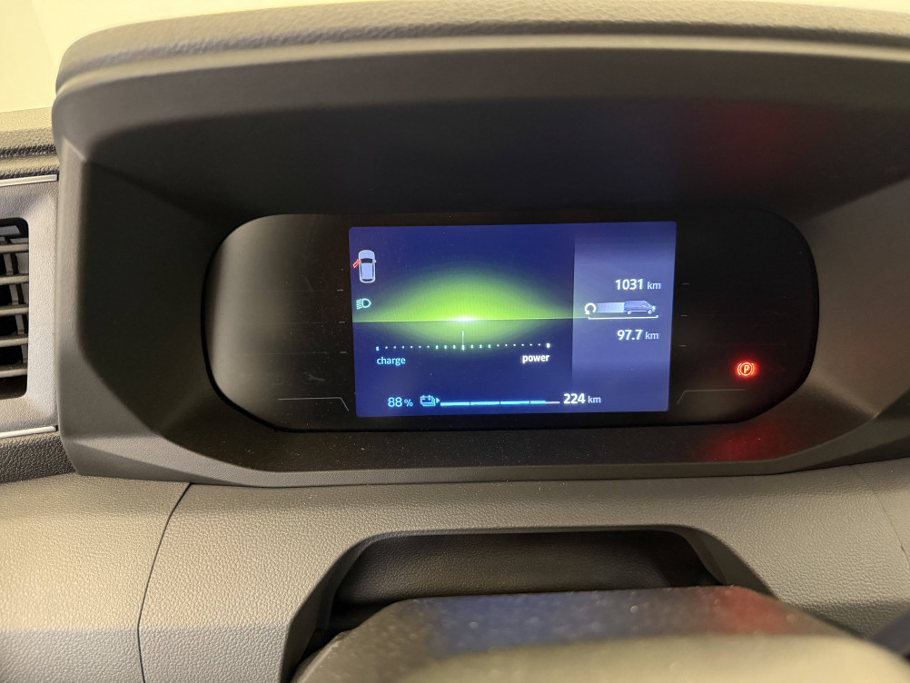 Acheter Renault Master Électrique MASTER ELECTRIQUE FG GRANDE AUTONOMIE L2H2 4T ADVANCE 4p neuf dans les concessions du Groupe Faurie