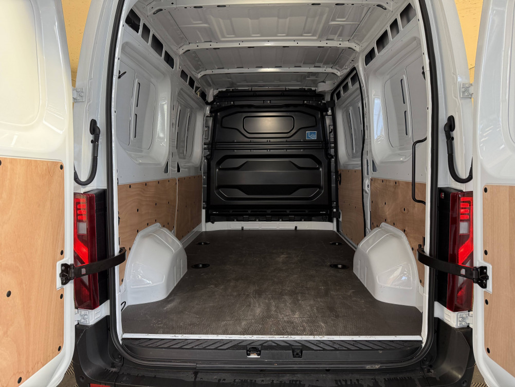 Acheter Renault Master Électrique MASTER ELECTRIQUE FG GRANDE AUTONOMIE L2H2 4T ADVANCE 4p neuf dans les concessions du Groupe Faurie