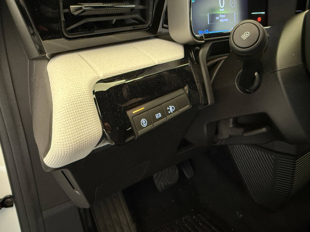 Acheter Renault Renault 5 Renault 5 E-Tech Electrique 120 ch autonomie urbaine Evolution 5p neuf dans les concessions du Groupe Faurie