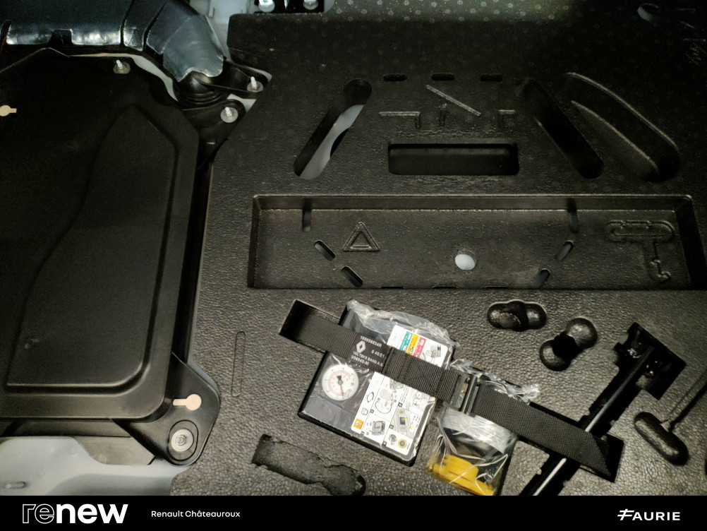 Acheter Renault Clio 5 Clio E-Tech 140 - 21N Business 5p occasion dans les concessions du Groupe Faurie