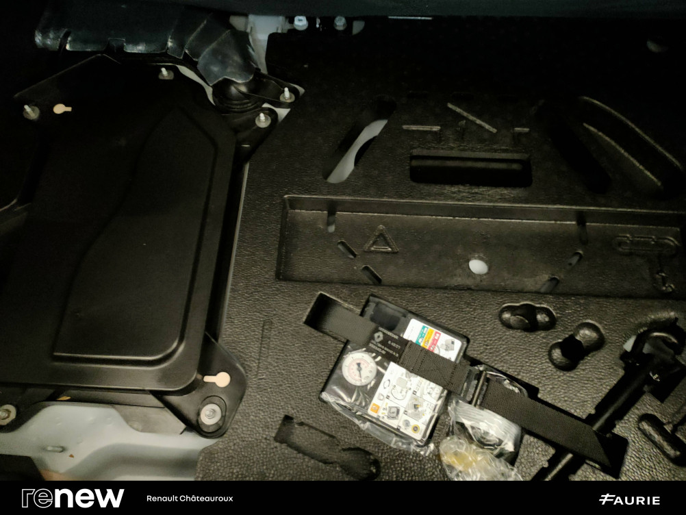 Acheter Renault Clio 5 Clio E-Tech 140 - 21N Business 5p occasion dans les concessions du Groupe Faurie