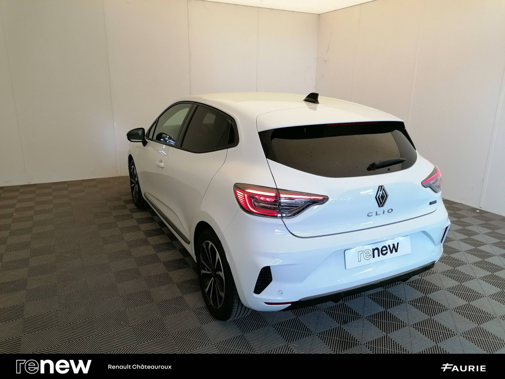 Acheter Renault Clio 5 Clio E-Tech full hybrid 145 ch GSR2 Techno 5p occasion dans les concessions du Groupe Faurie