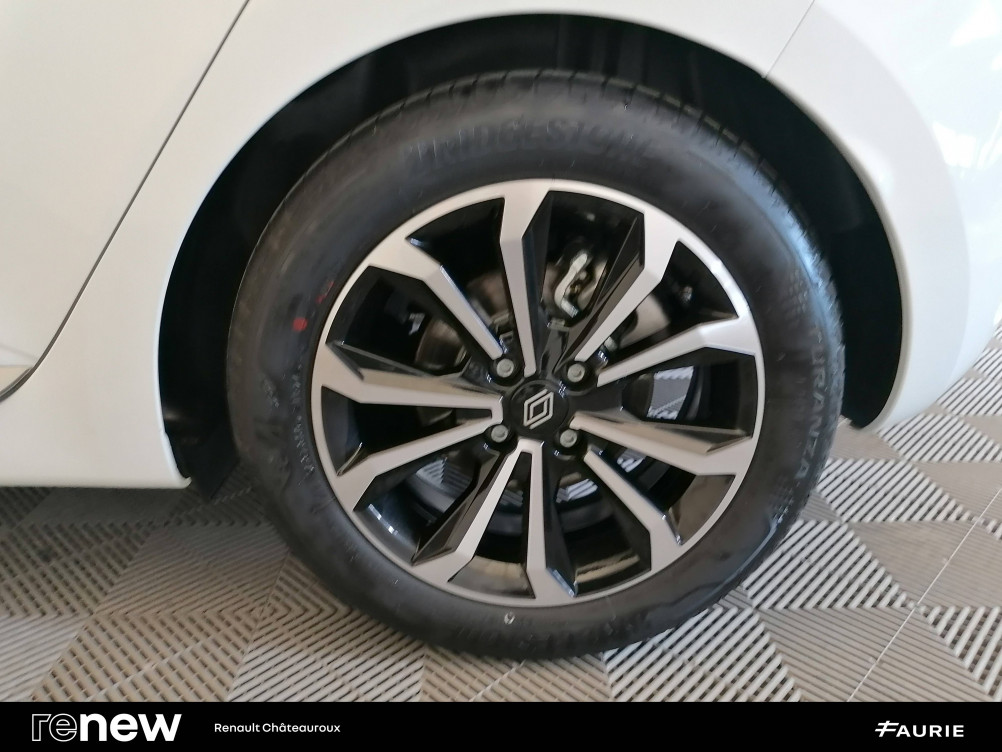 Acheter Renault Clio 5 Clio E-Tech full hybrid 145 ch GSR2 Techno 5p occasion dans les concessions du Groupe Faurie