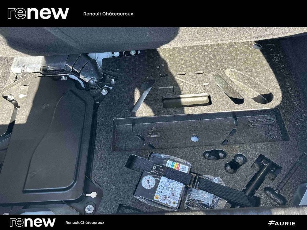 Acheter Renault Clio 5 Clio E-Tech 140 - 21N Business 5p occasion dans les concessions du Groupe Faurie