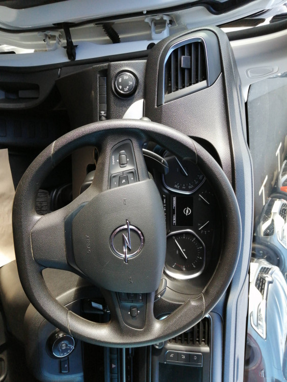 Acheter Opel Vivaro Fourgon VIVARO FGN L2 2.0 DIESEL 180 CH BVA8 PACK BUSINESS 4p occasion dans les concessions du Groupe Faurie