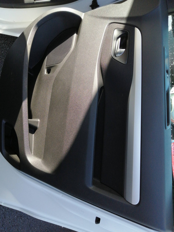 Acheter Opel Vivaro Fourgon VIVARO FGN L2 2.0 DIESEL 180 CH BVA8 PACK BUSINESS 4p occasion dans les concessions du Groupe Faurie