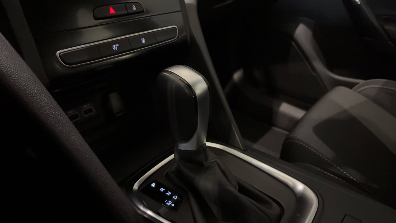 Acheter Renault Megane 4 Mégane IV Berline Blue dCi 115 EDC Business 5p occasion dans les concessions du Groupe Faurie
