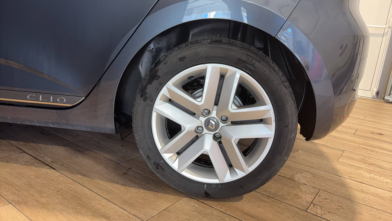 Acheter Renault Clio 5 Clio E-Tech 140 - 21N Business 5p occasion dans les concessions du Groupe Faurie