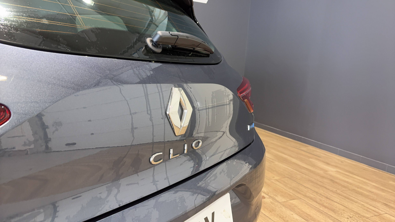Acheter Renault Clio 5 Clio E-Tech 140 - 21N Business 5p occasion dans les concessions du Groupe Faurie