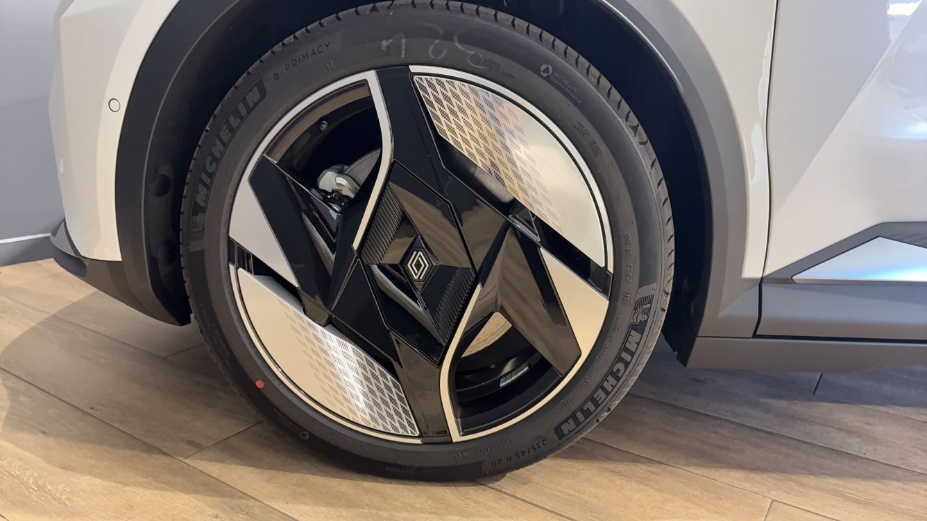 Acheter Renault Scenic 5 Scenic E-Tech electrique 220 ch grande autonomie Techno Iconic 5p neuf dans les concessions du Groupe Faurie