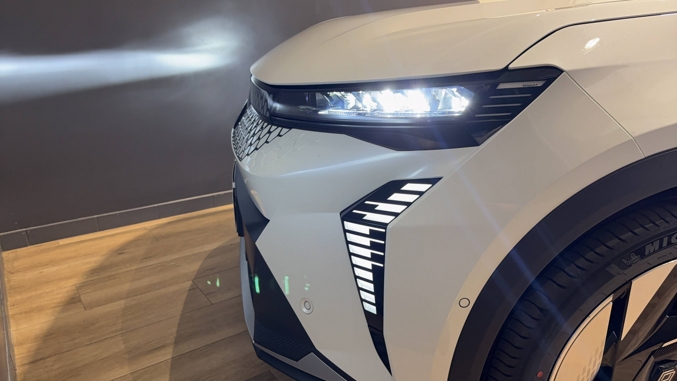 Acheter Renault Scenic 5 Scenic E-Tech electrique 220 ch grande autonomie Techno Iconic 5p neuf dans les concessions du Groupe Faurie