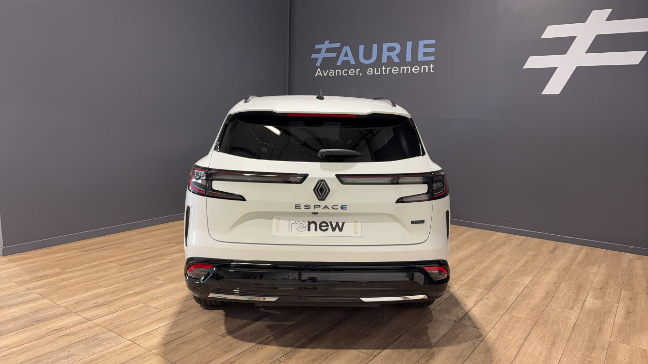 Acheter Renault Espace 6 Espace E-Tech full hybrid 200 GSR2 esprit Alpine 5p neuf dans les concessions du Groupe Faurie