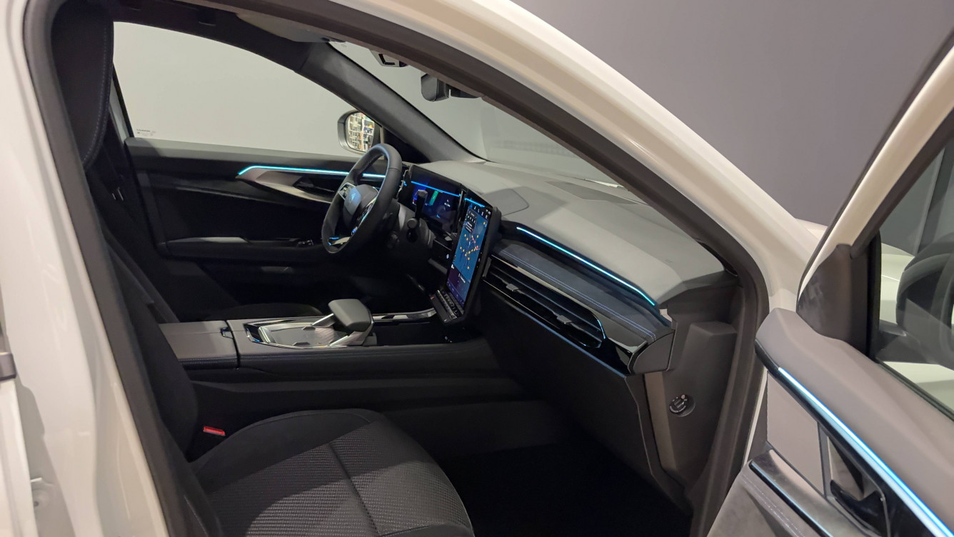 Acheter Renault Espace 6 Espace E-Tech full hybrid 200 GSR2 esprit Alpine 5p neuf dans les concessions du Groupe Faurie