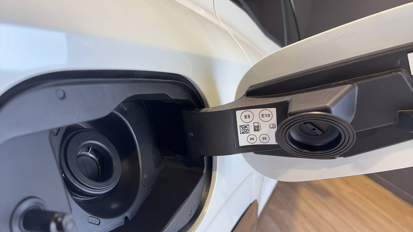 Acheter Renault Espace 6 Espace E-Tech full hybrid 200 GSR2 esprit Alpine 5p neuf dans les concessions du Groupe Faurie