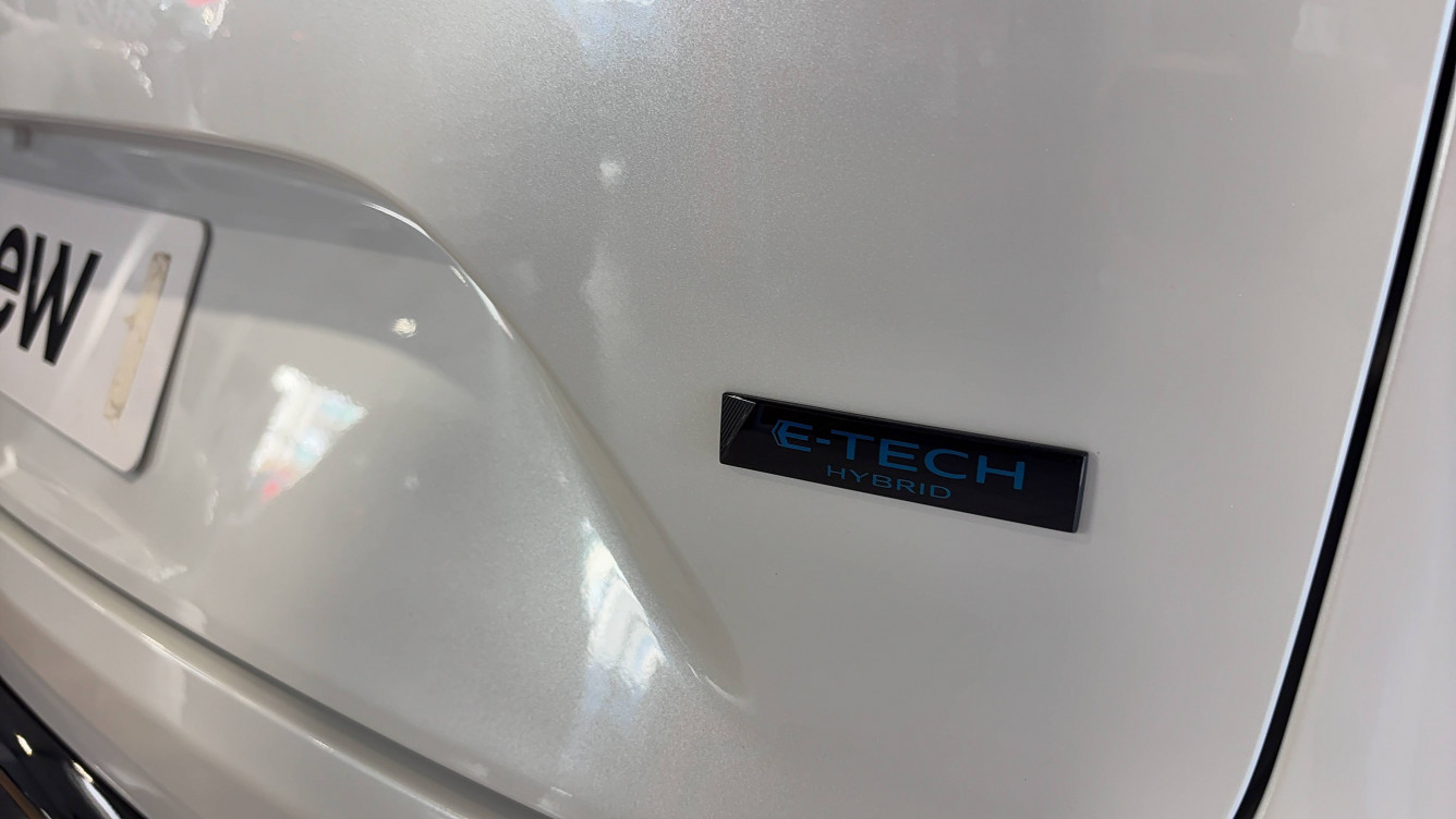 Acheter Renault Espace 6 Espace E-Tech full hybrid 200 GSR2 esprit Alpine 5p neuf dans les concessions du Groupe Faurie