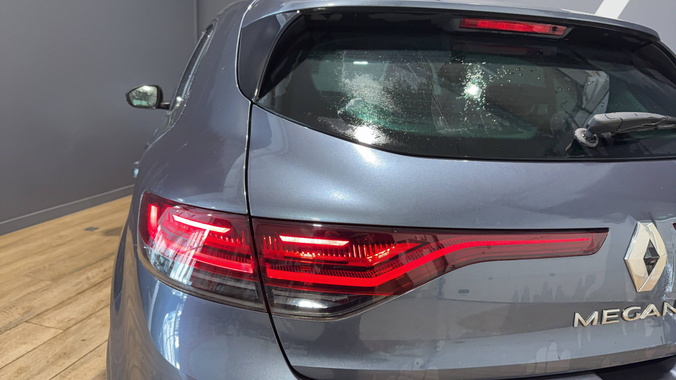 Acheter Renault Megane 4 Mégane IV Berline Blue dCi 115 Limited 5p occasion dans les concessions du Groupe Faurie