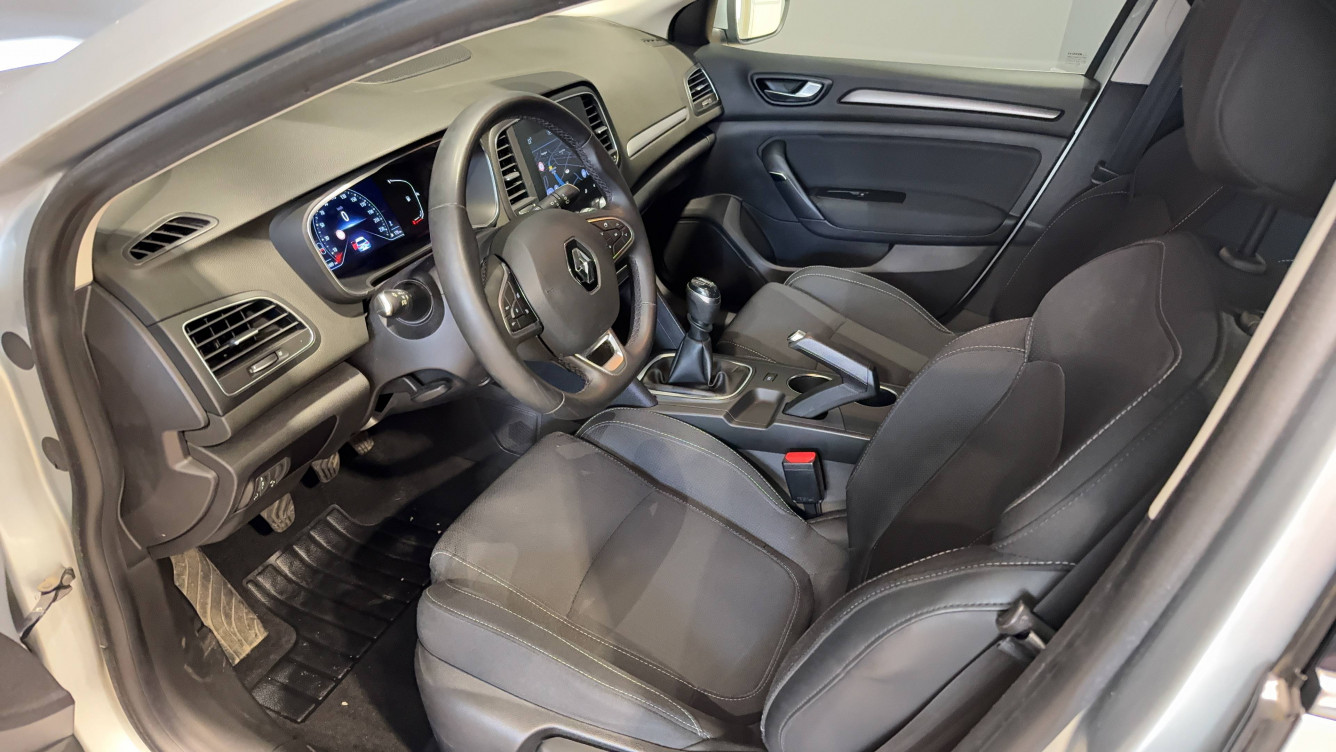 Acheter Renault Megane 4 Mégane IV Berline Blue dCi 115 Business 5p occasion dans les concessions du Groupe Faurie