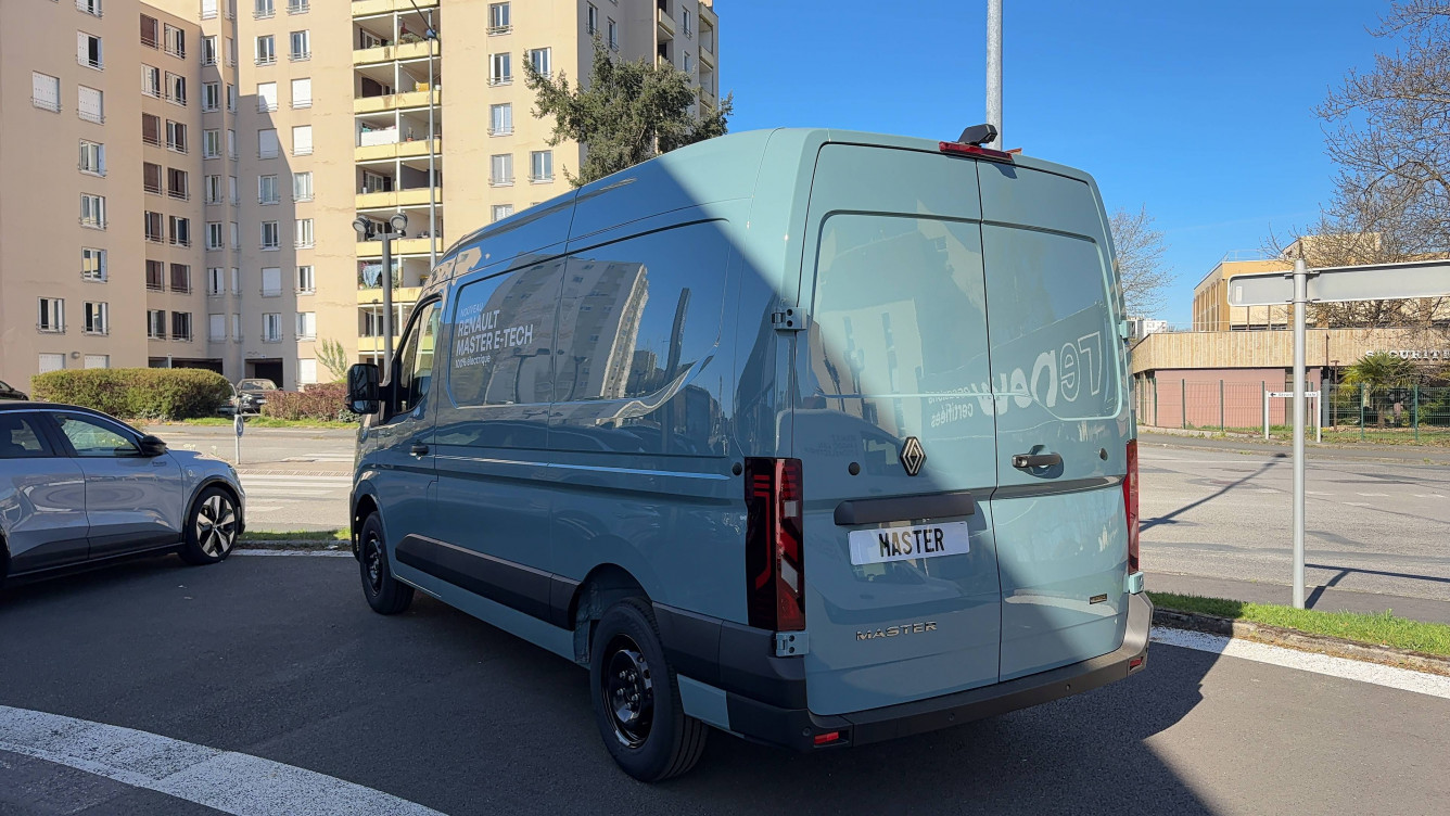 Acheter Renault Master Électrique MASTER ELECTRIQUE FGN L2H2 3T5 GRANDE AUTONOMIE ADVANCE 4p neuf dans les concessions du Groupe Faurie