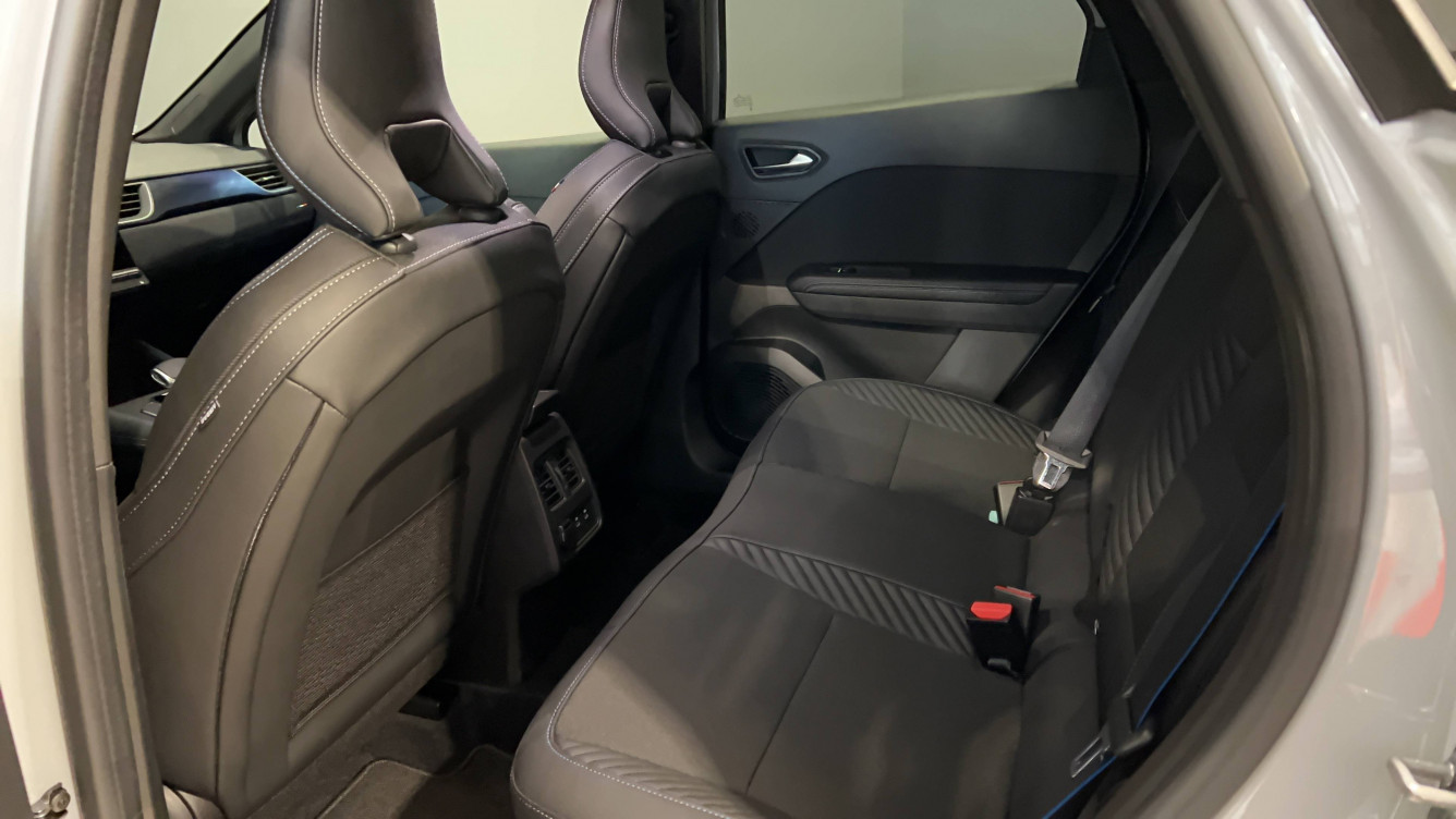 Acheter Renault Captur 2 Captur E-Tech full hybrid 145 esprit Alpine 5p neuf dans les concessions du Groupe Faurie