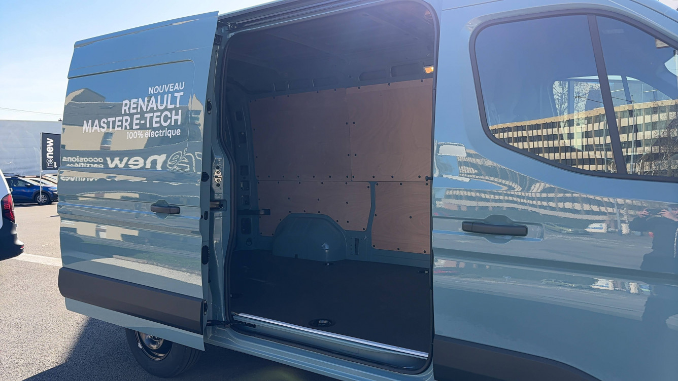 Acheter Renault Master Électrique MASTER ELECTRIQUE FGN L2H2 3T5 GRANDE AUTONOMIE ADVANCE 4p neuf dans les concessions du Groupe Faurie