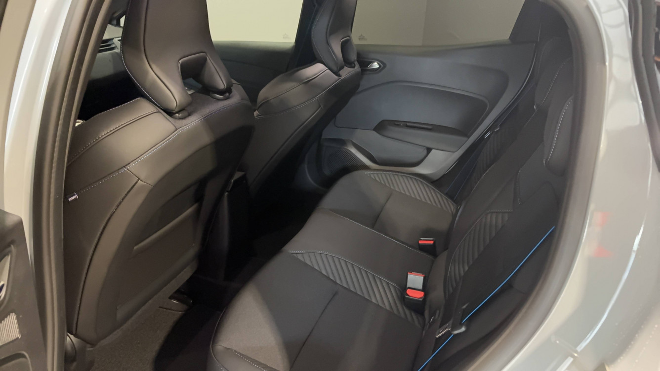 Acheter Renault Clio 5 Clio TCe 90 GSR2 Esprit Alpine 5p neuf dans les concessions du Groupe Faurie