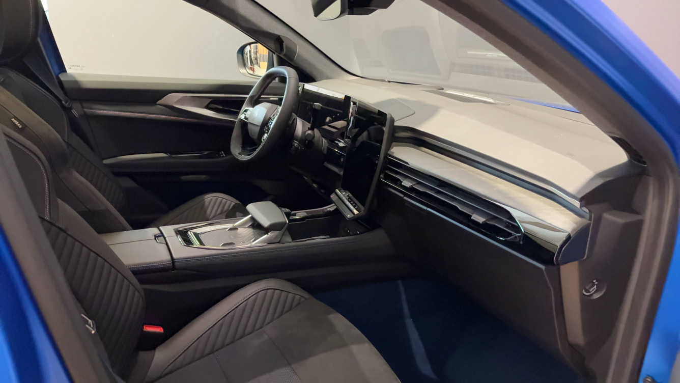 Acheter Renault Rafale Rafale hyper hybrid E-Tech 4x4 300 atelier Alpine 5p neuf dans les concessions du Groupe Faurie
