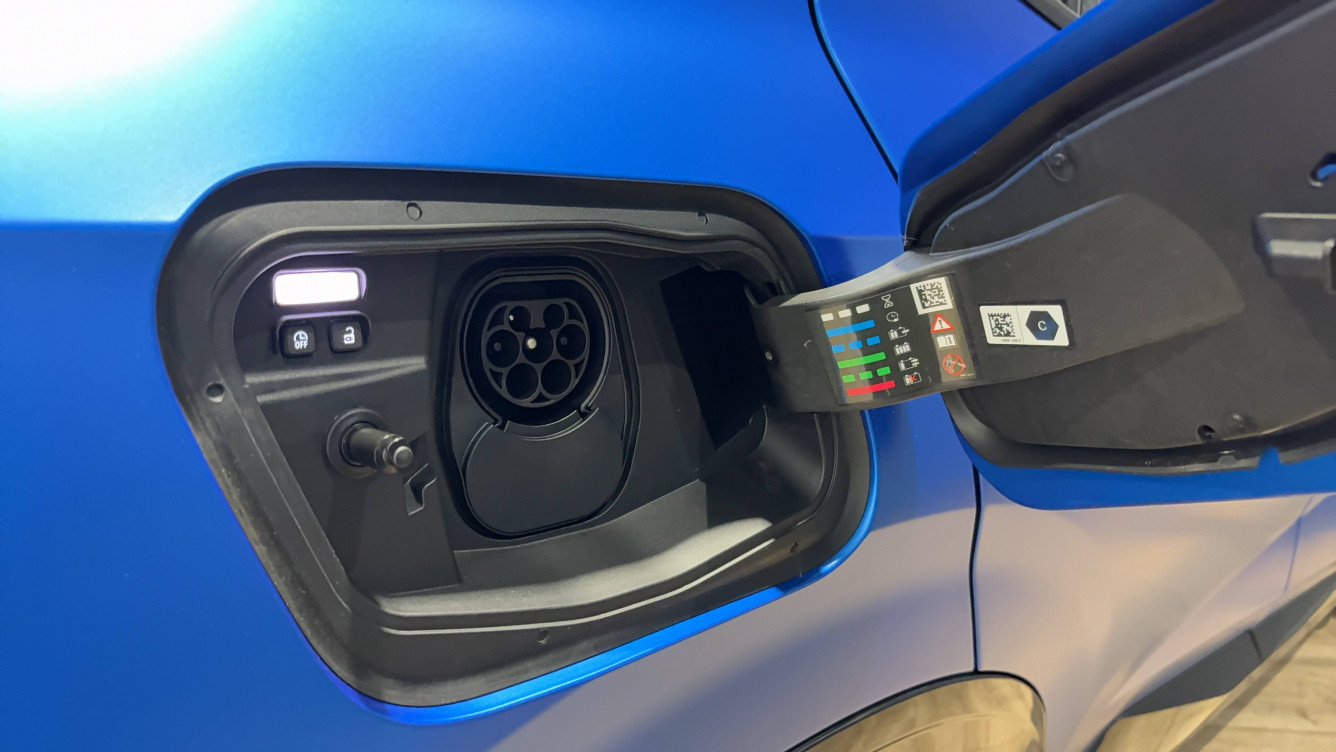 Acheter Renault Rafale Rafale hyper hybrid E-Tech 4x4 300 atelier Alpine 5p neuf dans les concessions du Groupe Faurie