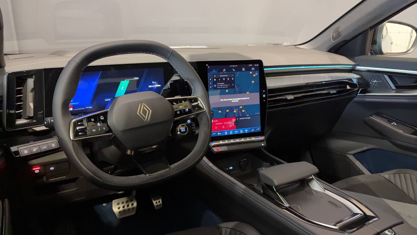 Acheter Renault Rafale Rafale hyper hybrid E-Tech 4x4 300 atelier Alpine 5p neuf dans les concessions du Groupe Faurie
