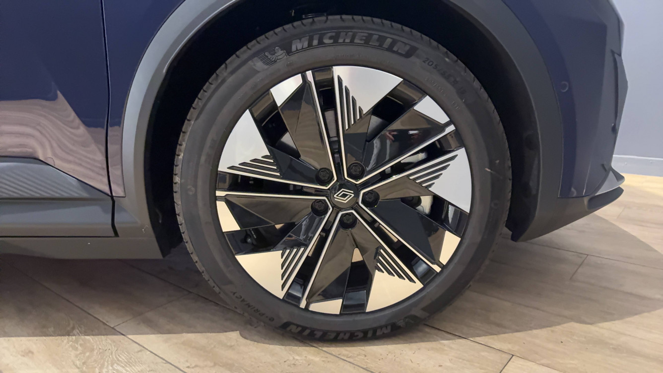Acheter Renault Scenic 5 Scenic E-Tech electrique 220 ch grande autonomie Techno 5p neuf dans les concessions du Groupe Faurie