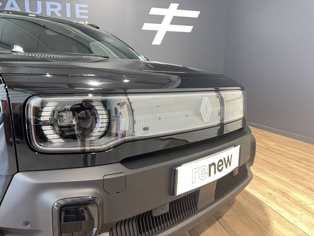 Acheter Renault Renault 4 Renault 4 E-Tech Electrique 150 ch autonomie confort Iconic 5p neuf dans les concessions du Groupe Faurie