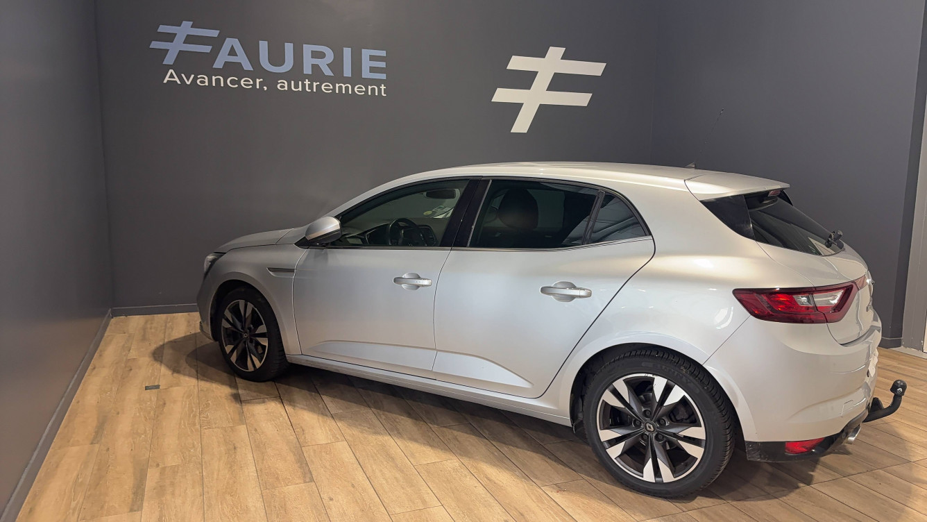 Acheter Renault Megane 4 Mégane IV Berline Blue dCi 115 EDC Intens 5p occasion dans les concessions du Groupe Faurie
