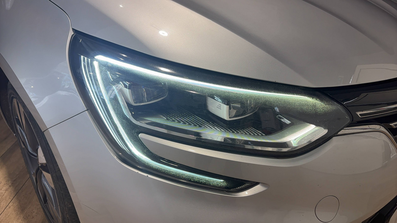 Acheter Renault Megane 4 Mégane IV Berline Blue dCi 115 EDC Intens 5p occasion dans les concessions du Groupe Faurie