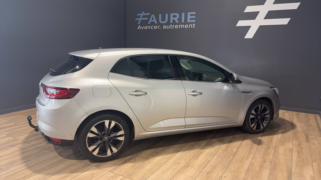 Acheter Renault Megane 4 Mégane IV Berline Blue dCi 115 EDC Intens 5p occasion dans les concessions du Groupe Faurie