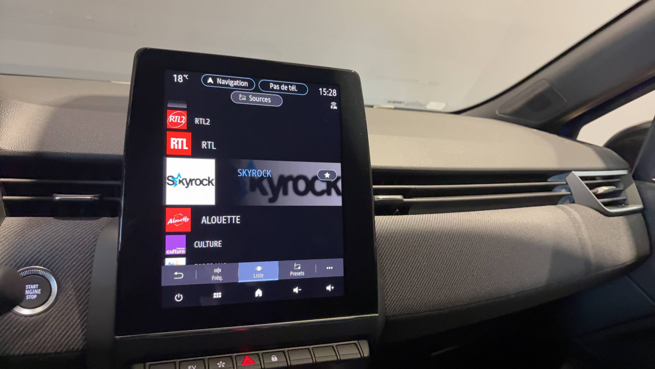 Acheter Renault Clio 5 Clio E-Tech full hybrid 145 ch GSR2 Esprit Alpine 5p neuf dans les concessions du Groupe Faurie