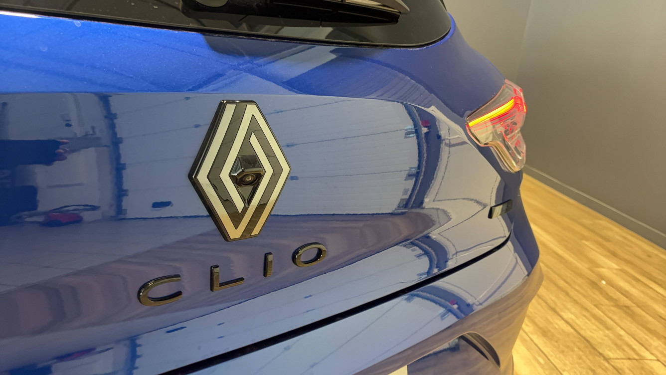 Acheter Renault Clio 5 Clio E-Tech full hybrid 145 ch GSR2 Esprit Alpine 5p neuf dans les concessions du Groupe Faurie