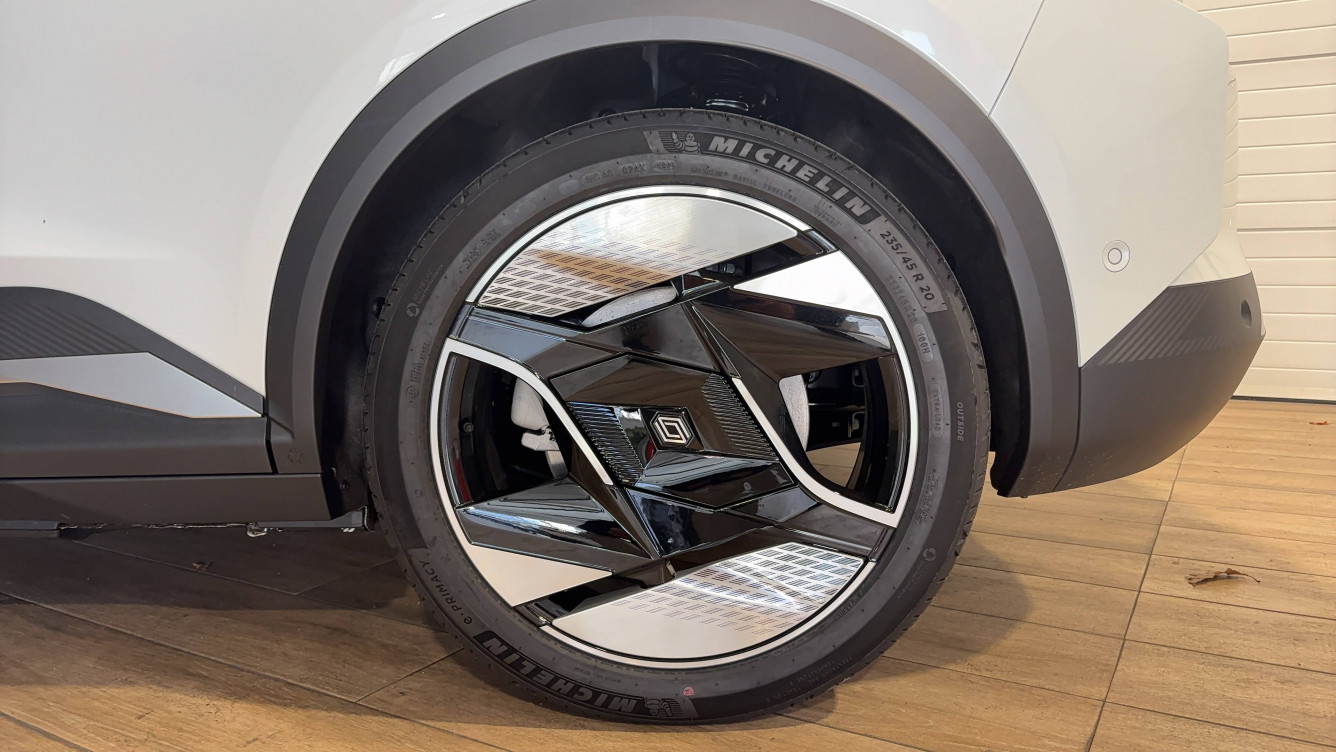 Acheter Renault Scenic 5 Scenic E-Tech electrique 220 ch grande autonomie Techno Iconic 5p neuf dans les concessions du Groupe Faurie