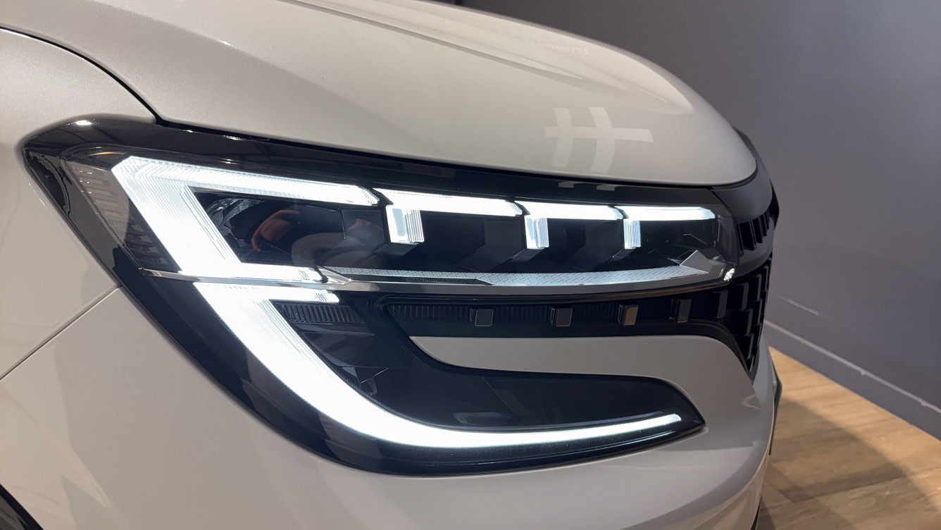 Acheter Renault Espace 6 Espace E-Tech full hybrid 200 GSR2 esprit Alpine 5p neuf dans les concessions du Groupe Faurie