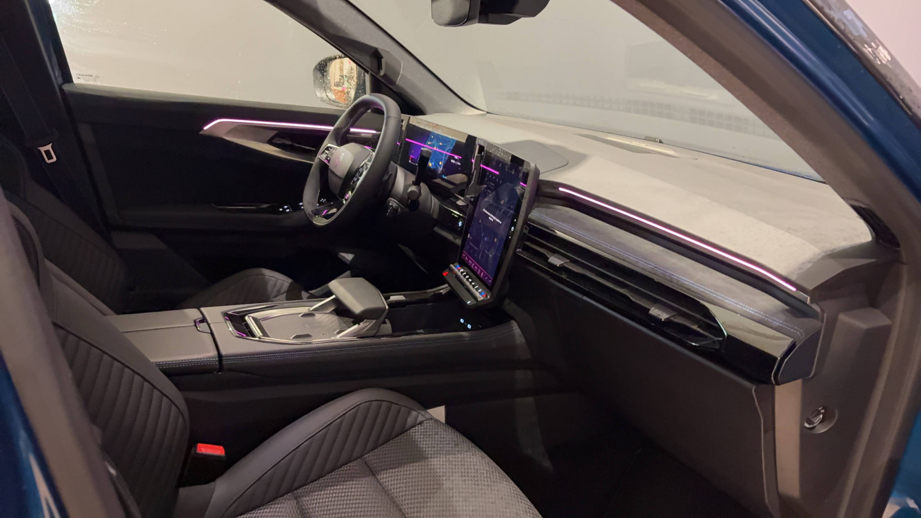 Acheter Renault Austral Austral full hybrid E-Tech 200 ch Esprit Alpine 5p neuf dans les concessions du Groupe Faurie