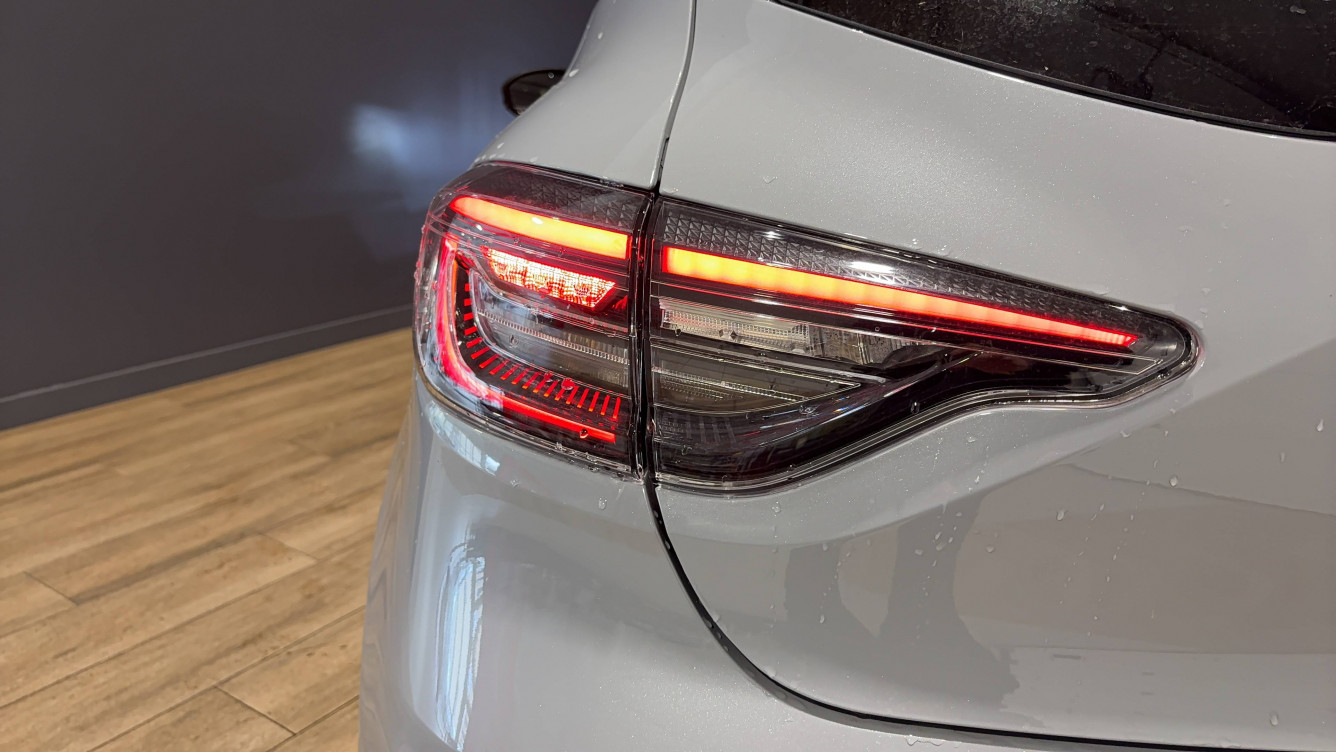 Acheter Renault Clio 5 Clio TCe 90 GSR2 Esprit Alpine 5p neuf dans les concessions du Groupe Faurie