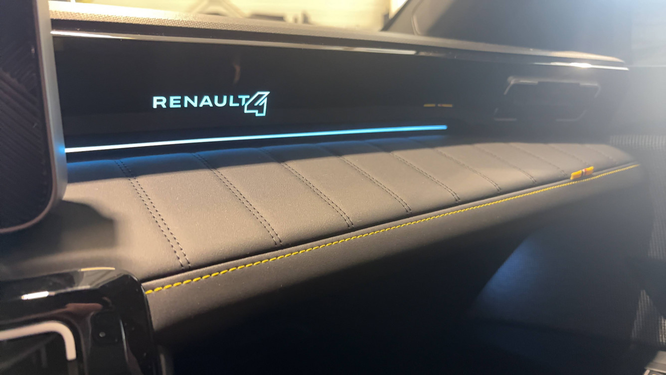 Acheter Renault Renault 4 Renault 4 E-Tech Electrique 150 ch autonomie confort Iconic 5p neuf dans les concessions du Groupe Faurie