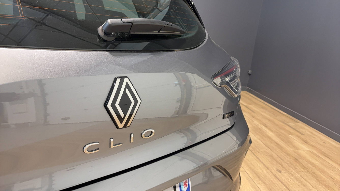 Acheter Renault Clio 5 Clio E-Tech full hybrid 145 GSR2 Evolution 5p neuf dans les concessions du Groupe Faurie