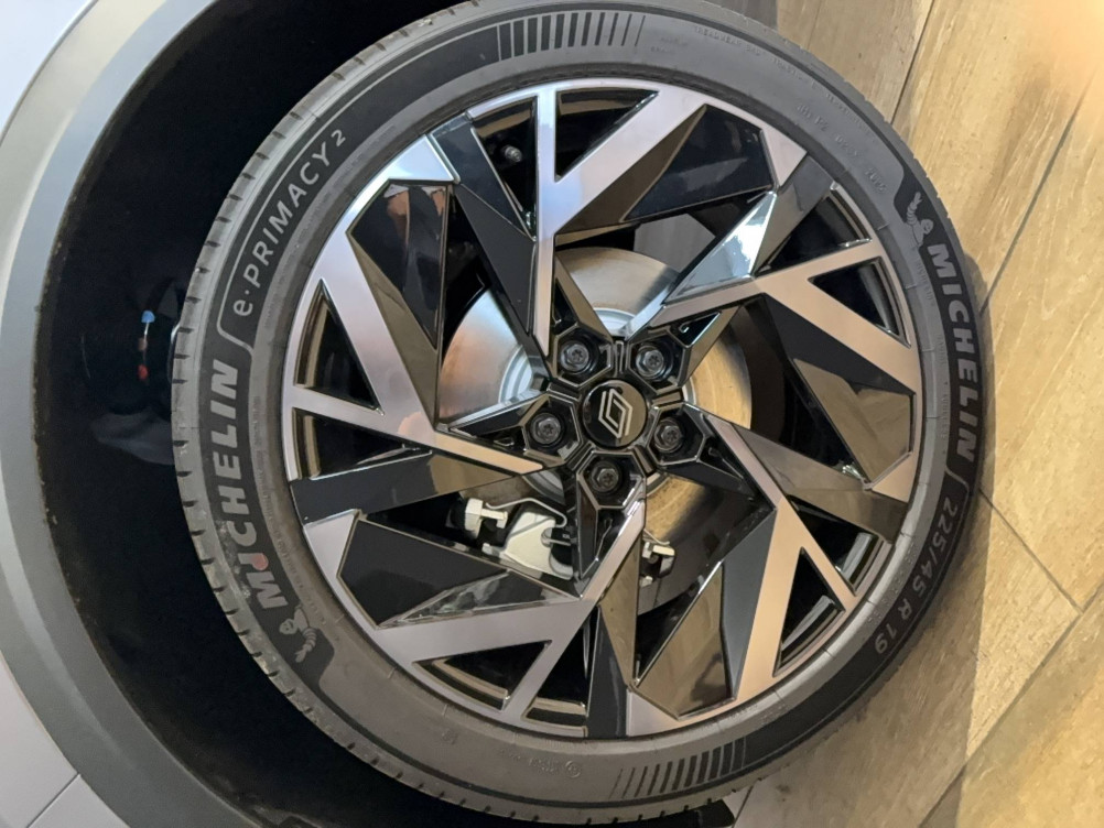 Acheter Renault Captur 2 Captur E-Tech full hybrid 160 ch esprit Alpine 5p neuf dans les concessions du Groupe Faurie