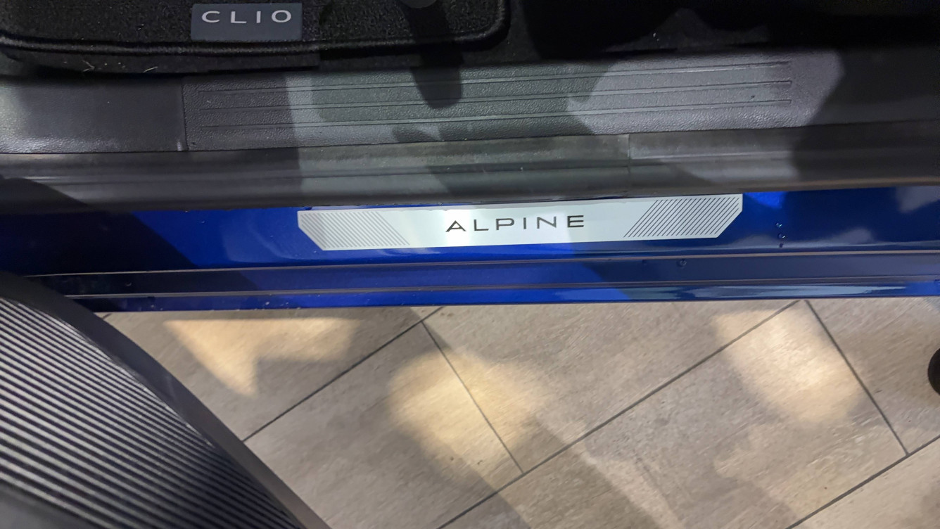 Acheter Renault Clio 5 Clio E-Tech full hybrid 145 ch GSR2 Esprit Alpine 5p neuf dans les concessions du Groupe Faurie