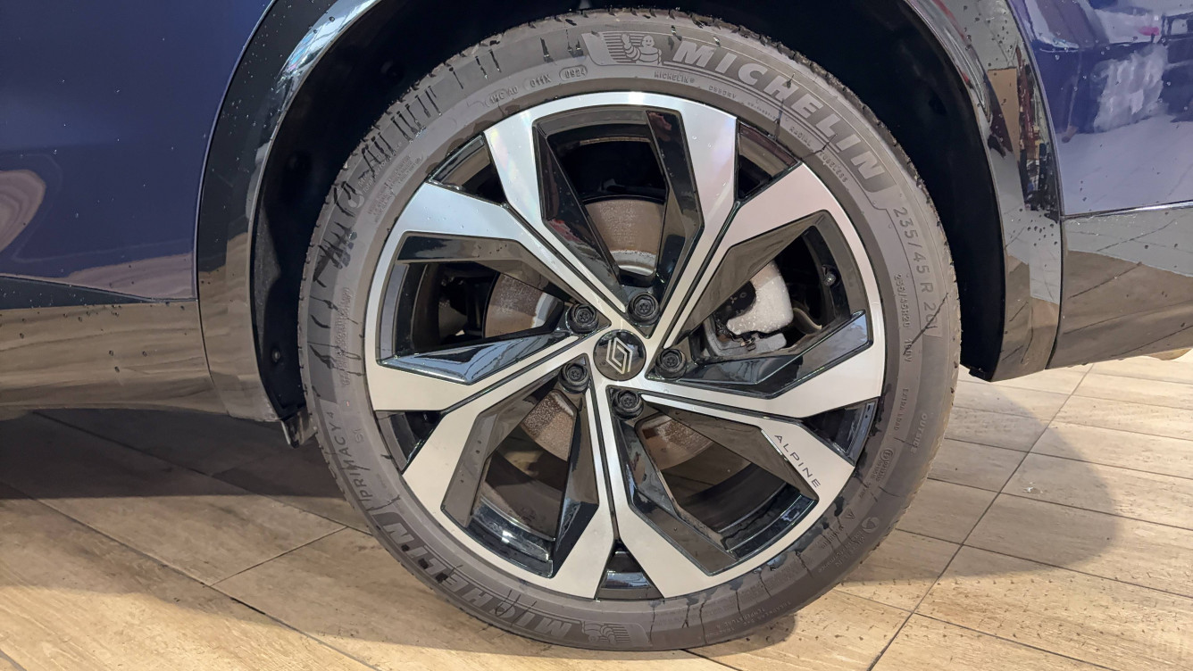 Acheter Renault Espace 6 Espace E-Tech hybrid 200 esprit Alpine 5p occasion dans les concessions du Groupe Faurie