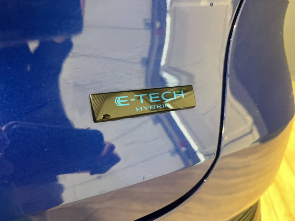 Acheter Renault Captur 2 Captur E-Tech full hybrid 145 ch esprit Alpine 5p occasion dans les concessions du Groupe Faurie