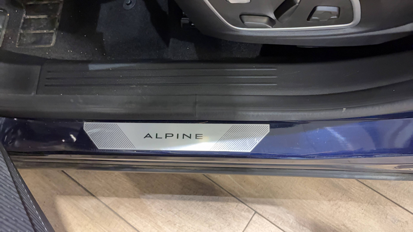 Acheter Renault Espace 6 Espace E-Tech hybrid 200 esprit Alpine 5p occasion dans les concessions du Groupe Faurie