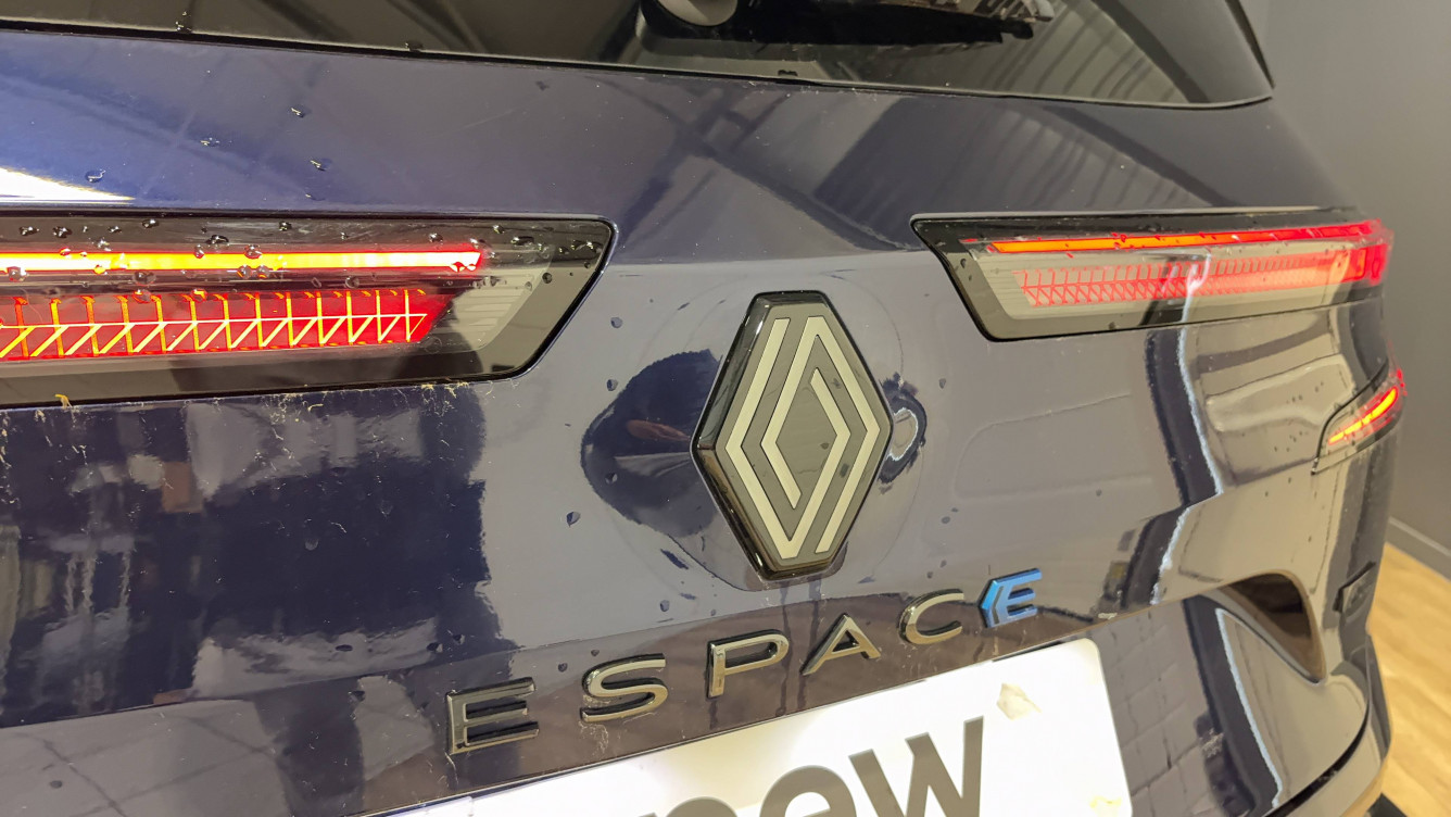 Acheter Renault Espace 6 Espace E-Tech hybrid 200 esprit Alpine 5p occasion dans les concessions du Groupe Faurie