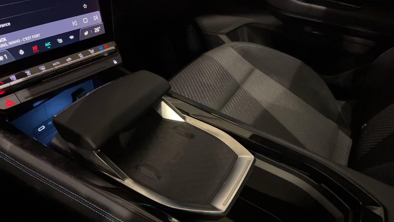 Acheter Renault Espace 6 Espace E-Tech hybrid 200 esprit Alpine 5p occasion dans les concessions du Groupe Faurie