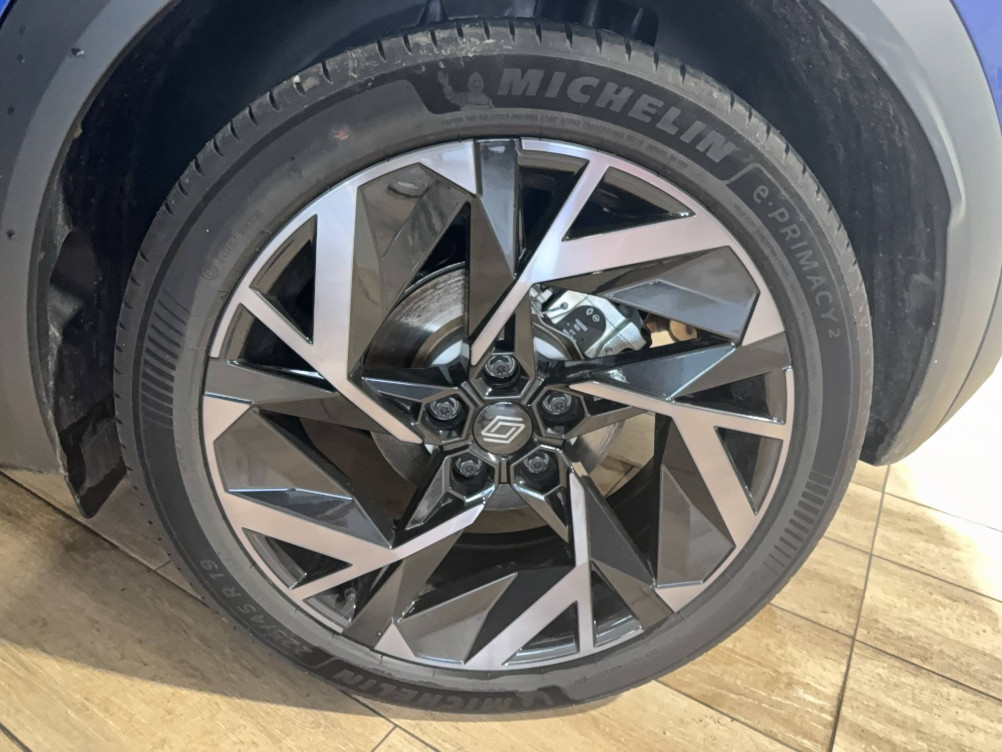 Acheter Renault Captur 2 Captur E-Tech full hybrid 145 ch esprit Alpine 5p occasion dans les concessions du Groupe Faurie